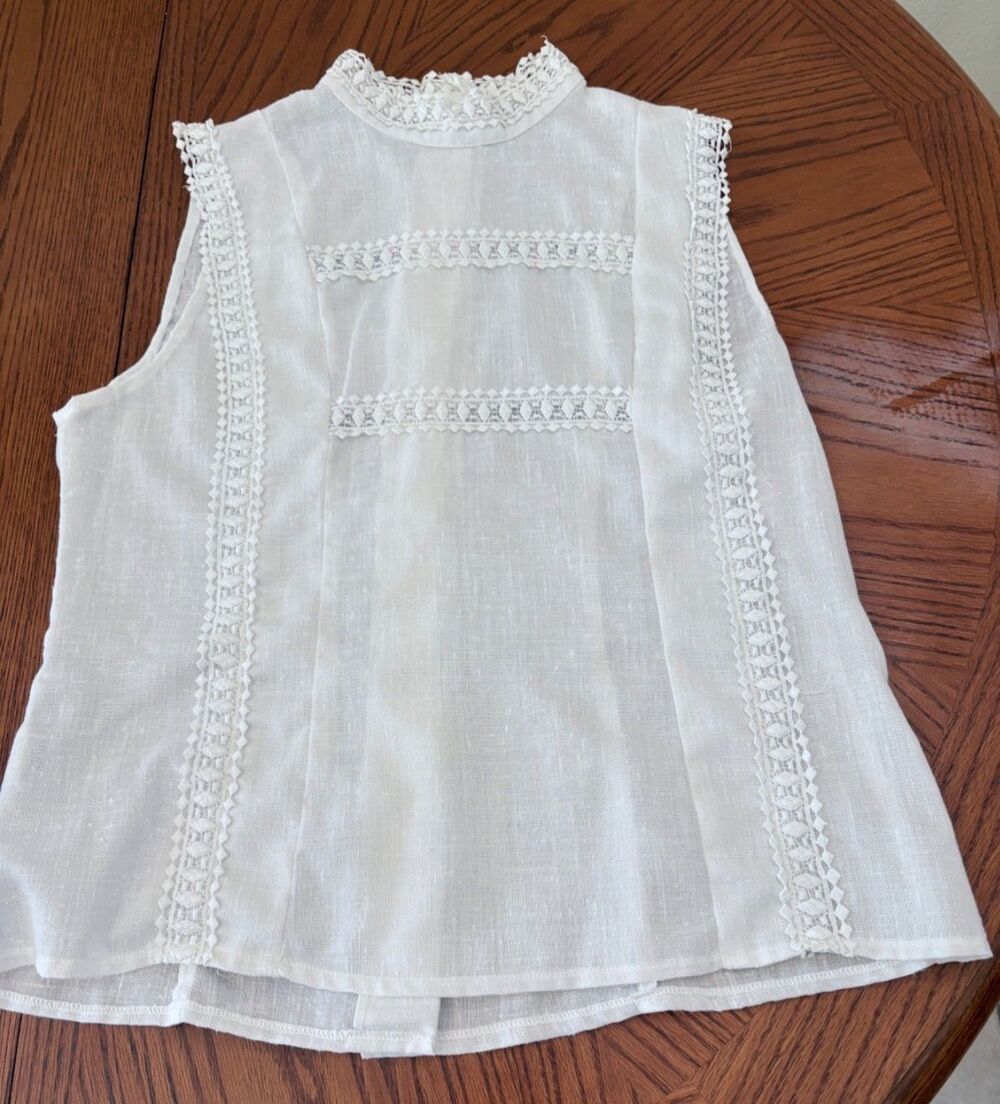 Vtg Lisa Evans White Linen Sleeveless Blouse Mock Neck Crochet Detail Size 14